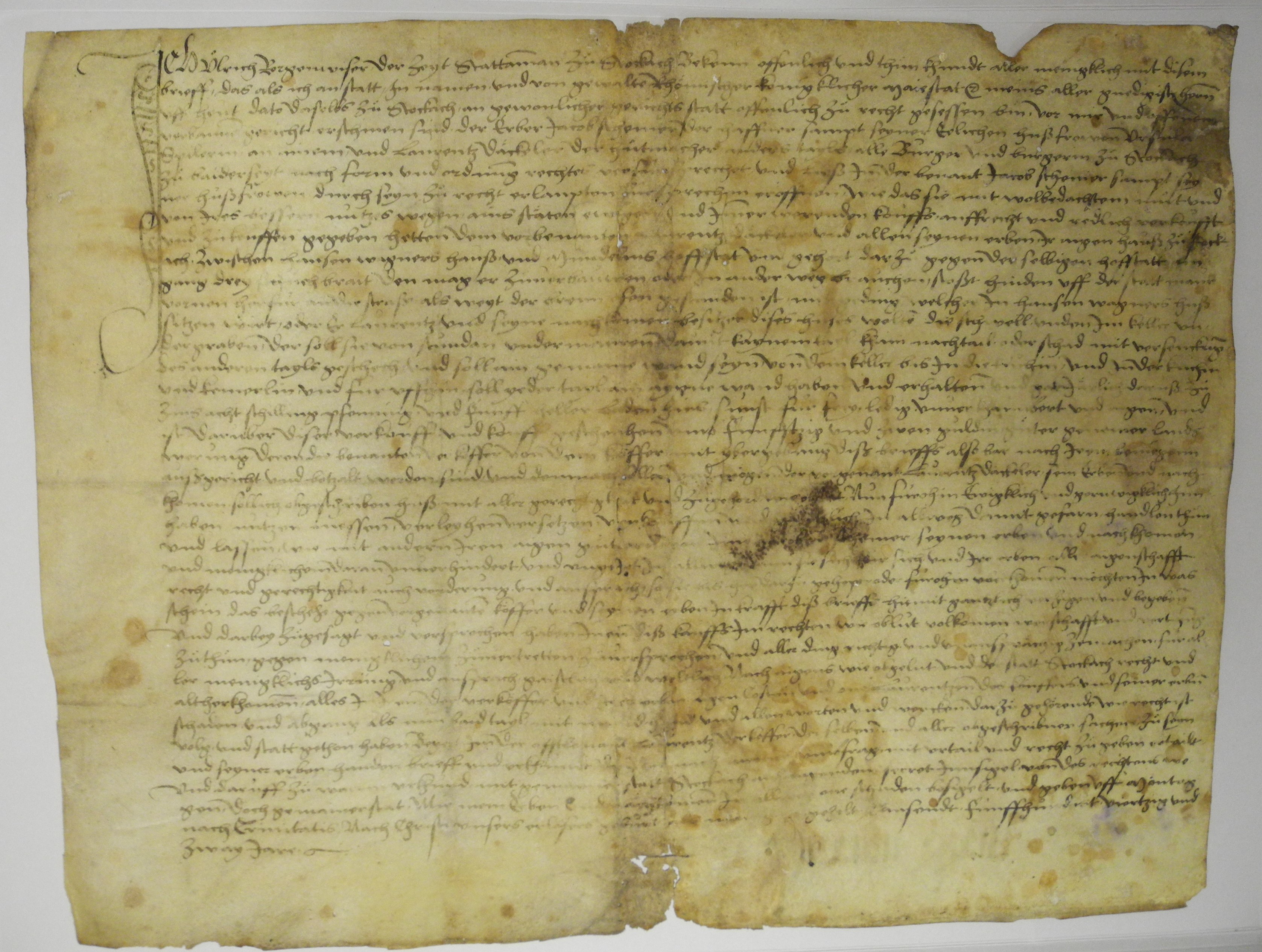  Die gerette Urkunde war über Jahrhunderte als Einband für ein Kopialbuch genutzt worden. 