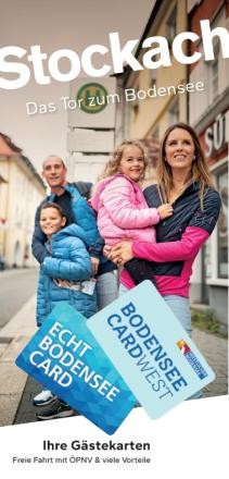 Titelbild des Gästekartenflyers - Familie steht an Bushaltestele