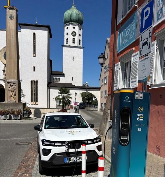 Car-Sharing Punkt vor dem Kulturzentrum in der Salmannsweilerstraße 